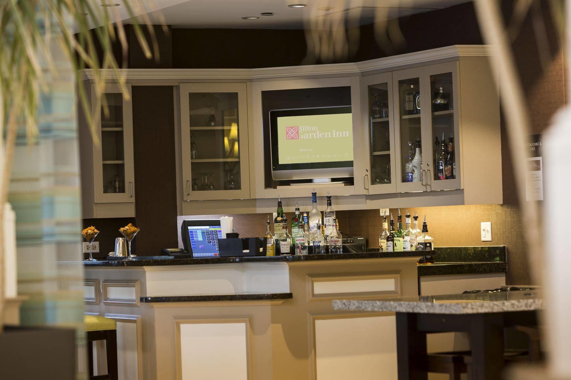 Hilton Garden Inn Plymouth Exteriör bild